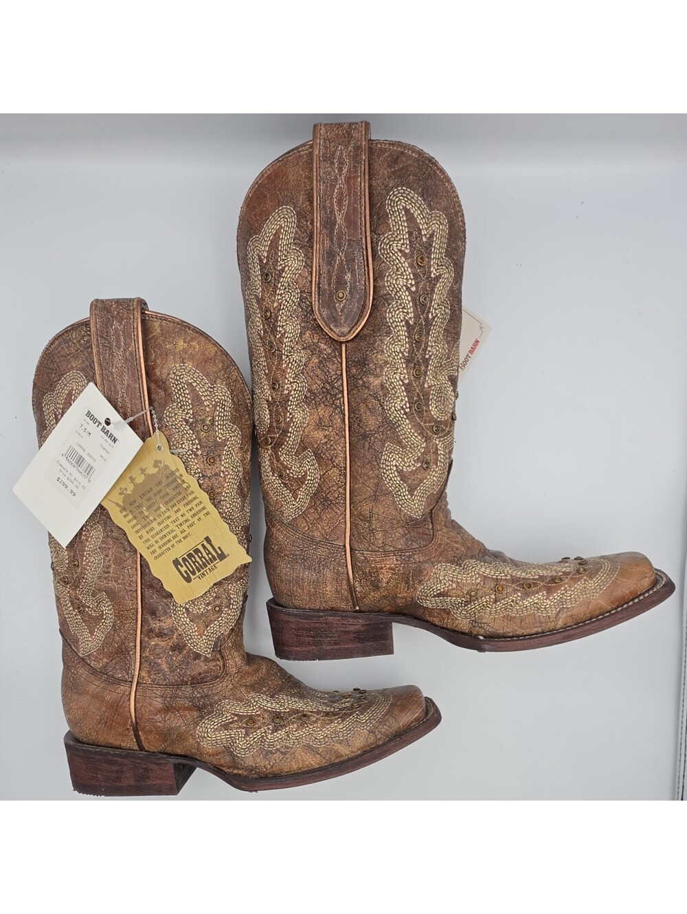 Corral Distressed Cowhide Western Boots Womens 7.5M Snip Toe Studs New With Tags
